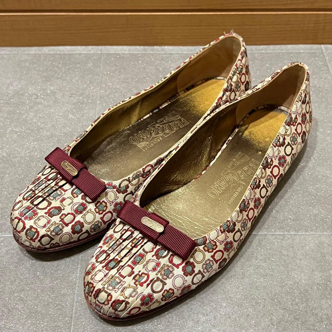【6 1/2】 Ferragamo フラットシューズ 23.5 ヴァラ baby