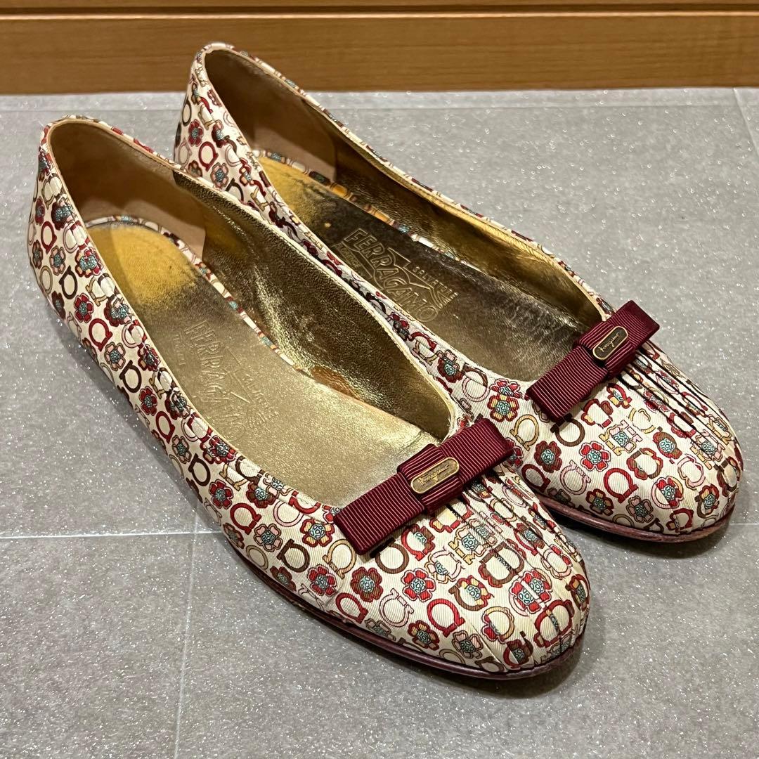 【6 1/2】 Ferragamo フラットシューズ 23.5 ヴァラ baby