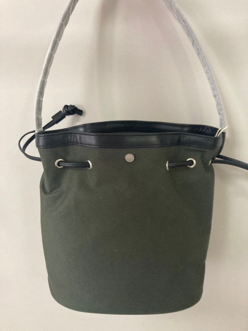 Tout Y Est オリーブグリーン 巾着型ショルダーバッグ