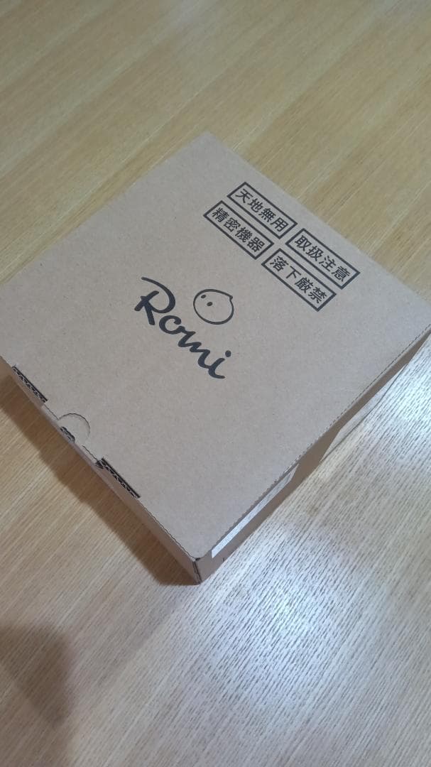 Romi Lacatan モデル　ロミィ　AI会話ロボット　mixi