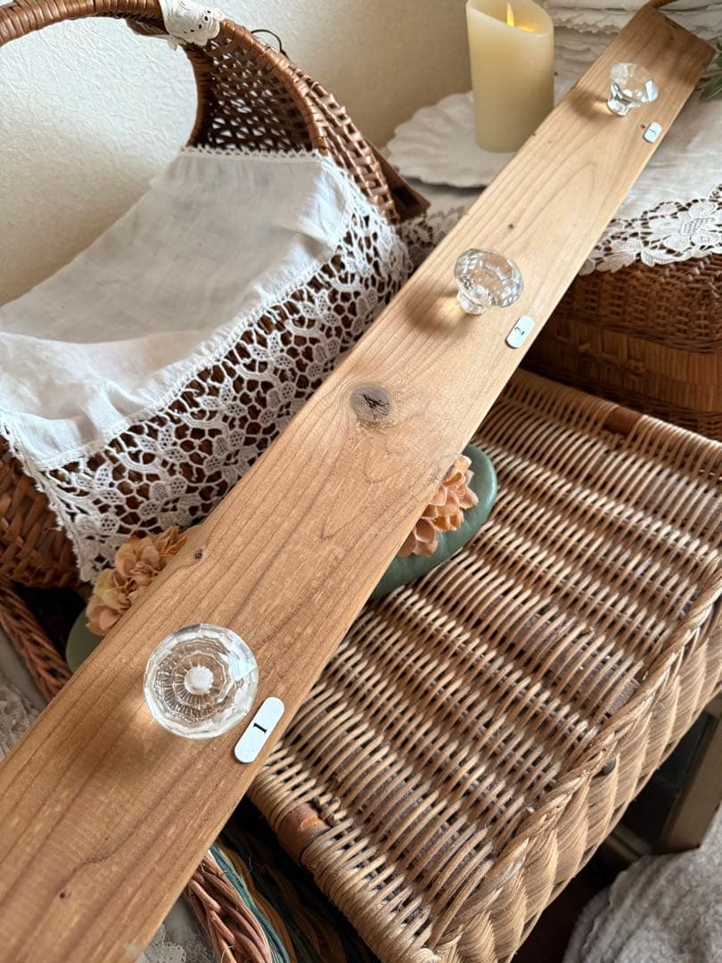 気まぐれ工房ஐ木とガラスのつまみの壁掛けフックஐビンテージ・アンティーク