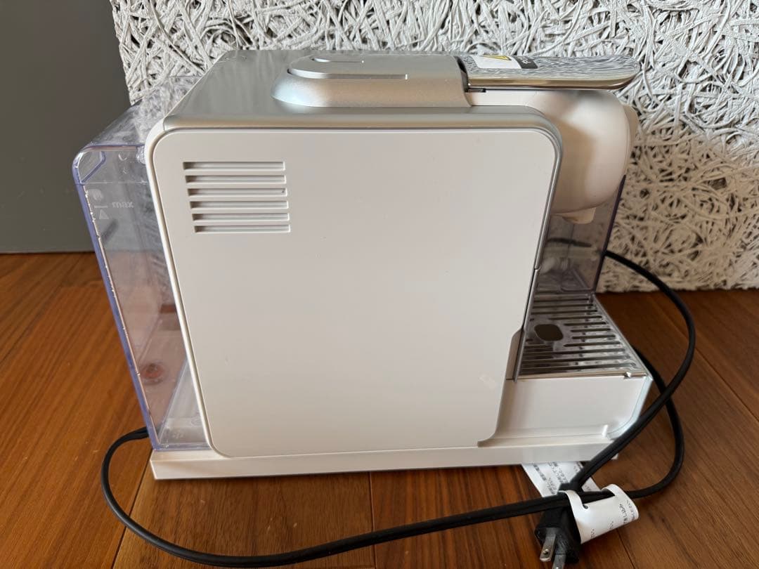 Nespresso エスプレッソマシン ホワイト/シルバー