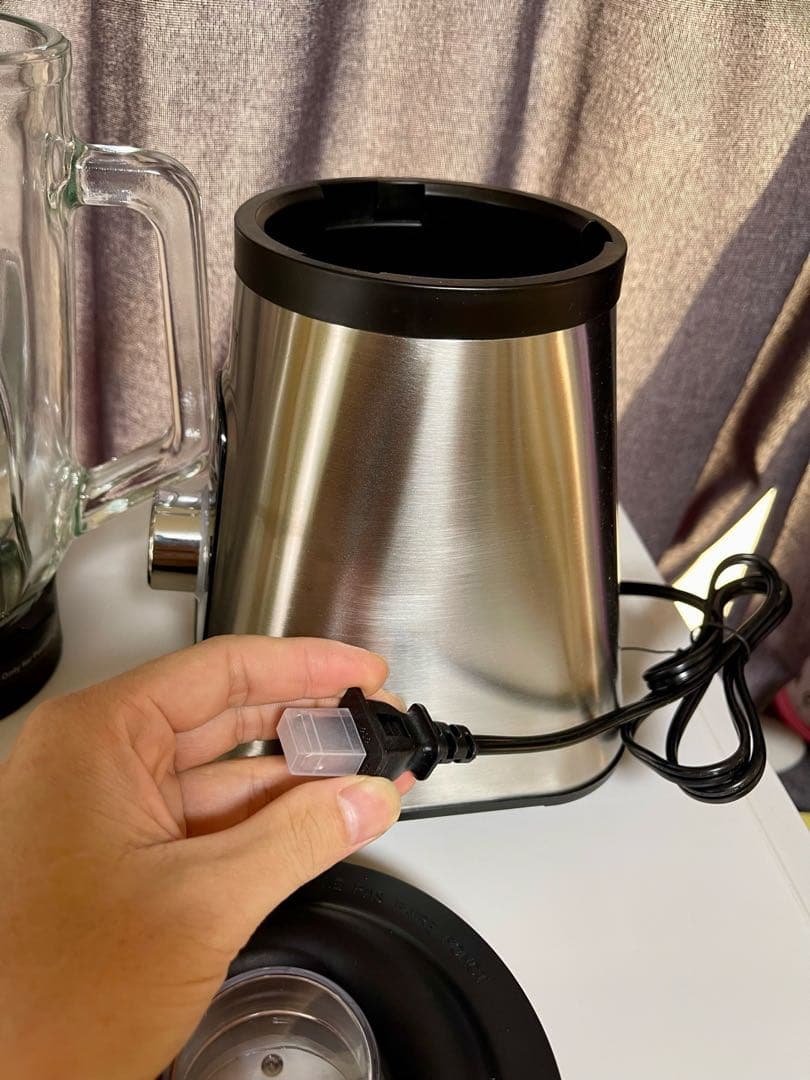 ミキサー　Biolomix 1300wスージーブレンダー、1.5lガラスジャー