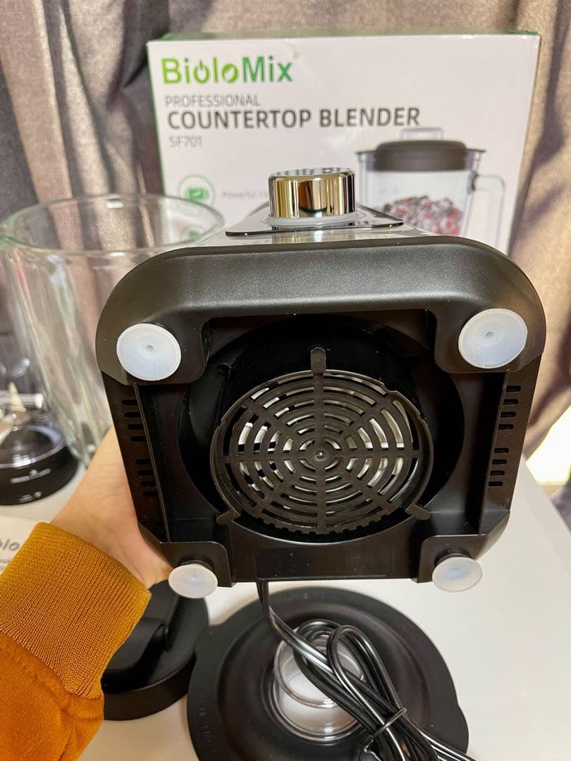 ミキサー　Biolomix 1300wスージーブレンダー、1.5lガラスジャー