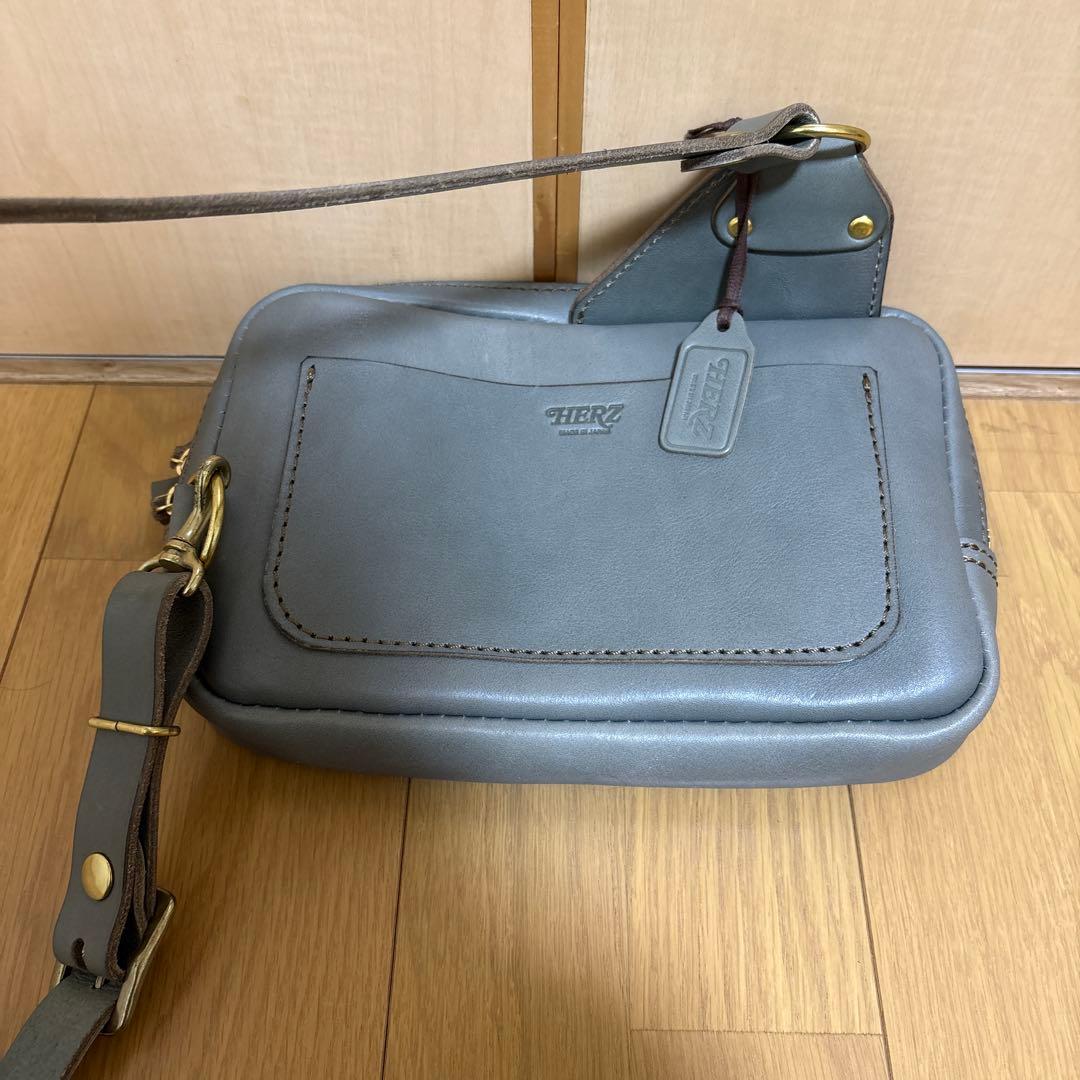 未使用品HERZ チェストバッグ 男女兼用 色　限定革アイビーグレイ