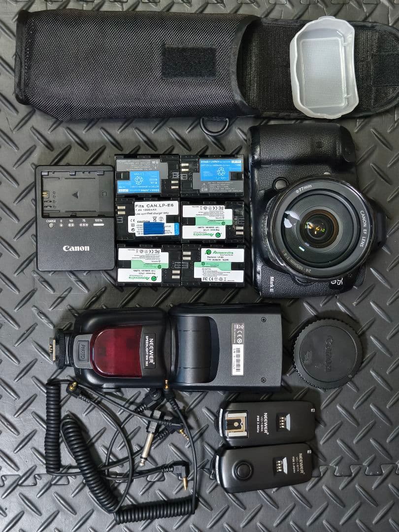 Canon EOS 5D Mark III 本体 24-105mm F4