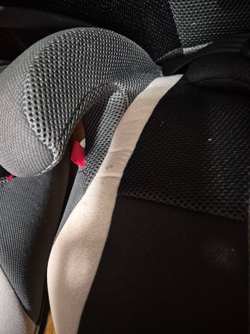 Combi ジュニアシート　　チャイルドシート　 2つセット