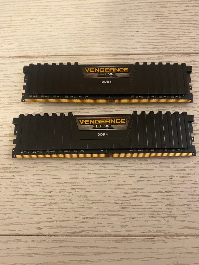 メモリー CORSAIR Vengeance LPX DDR4 64GB
