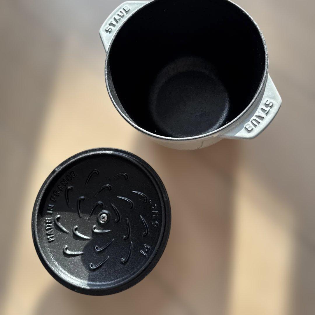 新品　ストウブ　ラ ココット デ ゴハン Mサイズ　白