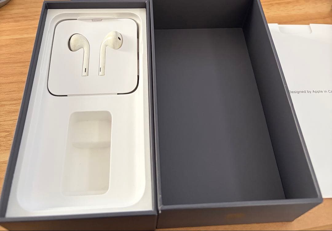 Apple iPhone 8 64GB ブラック 本体