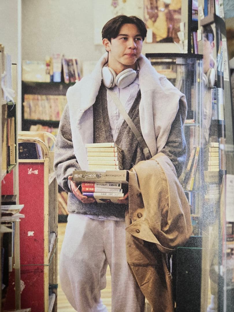 CAHLUMN カウラム メリノウール Vネック スウェット美品