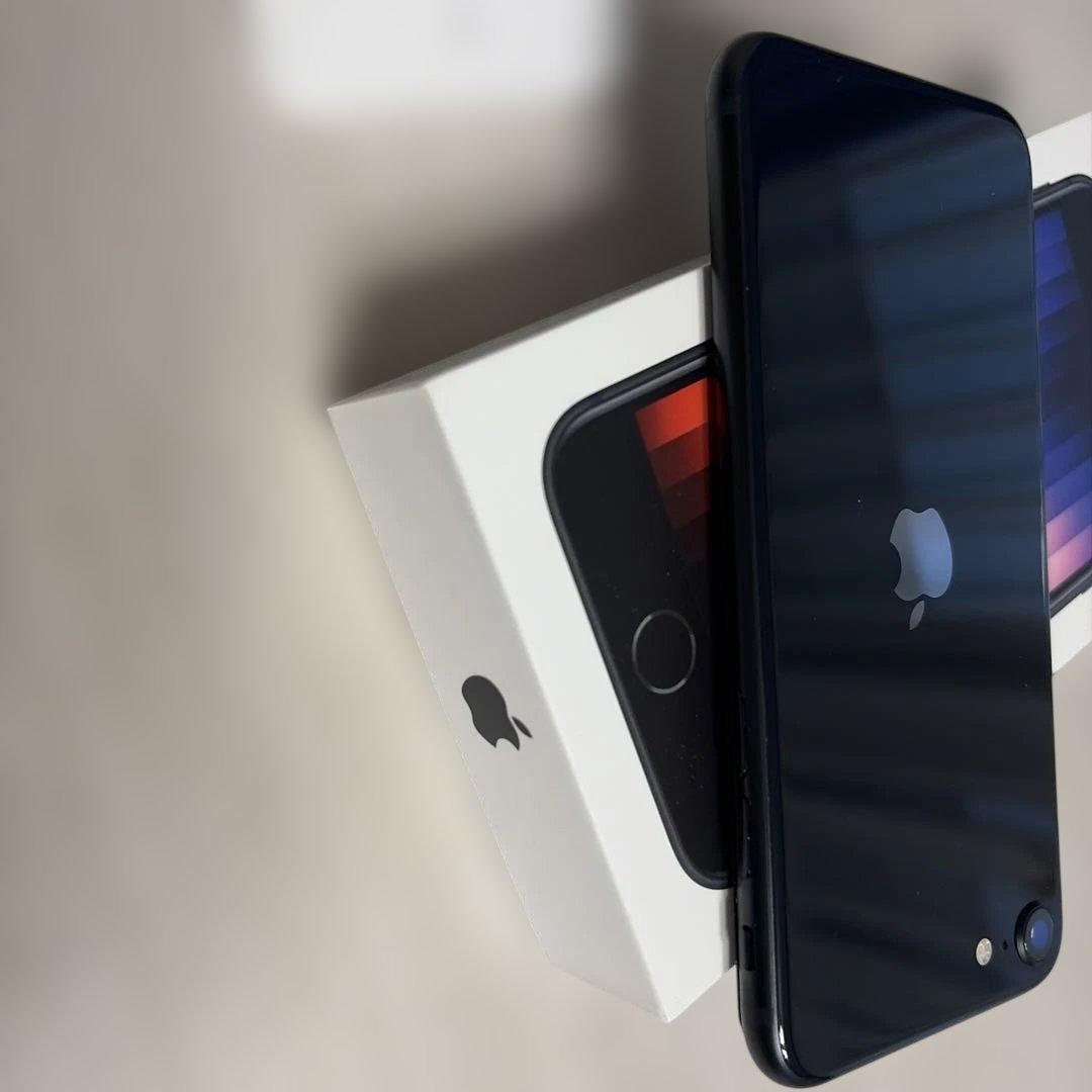 Apple iPhone SE (第三世代)ブラック 64G