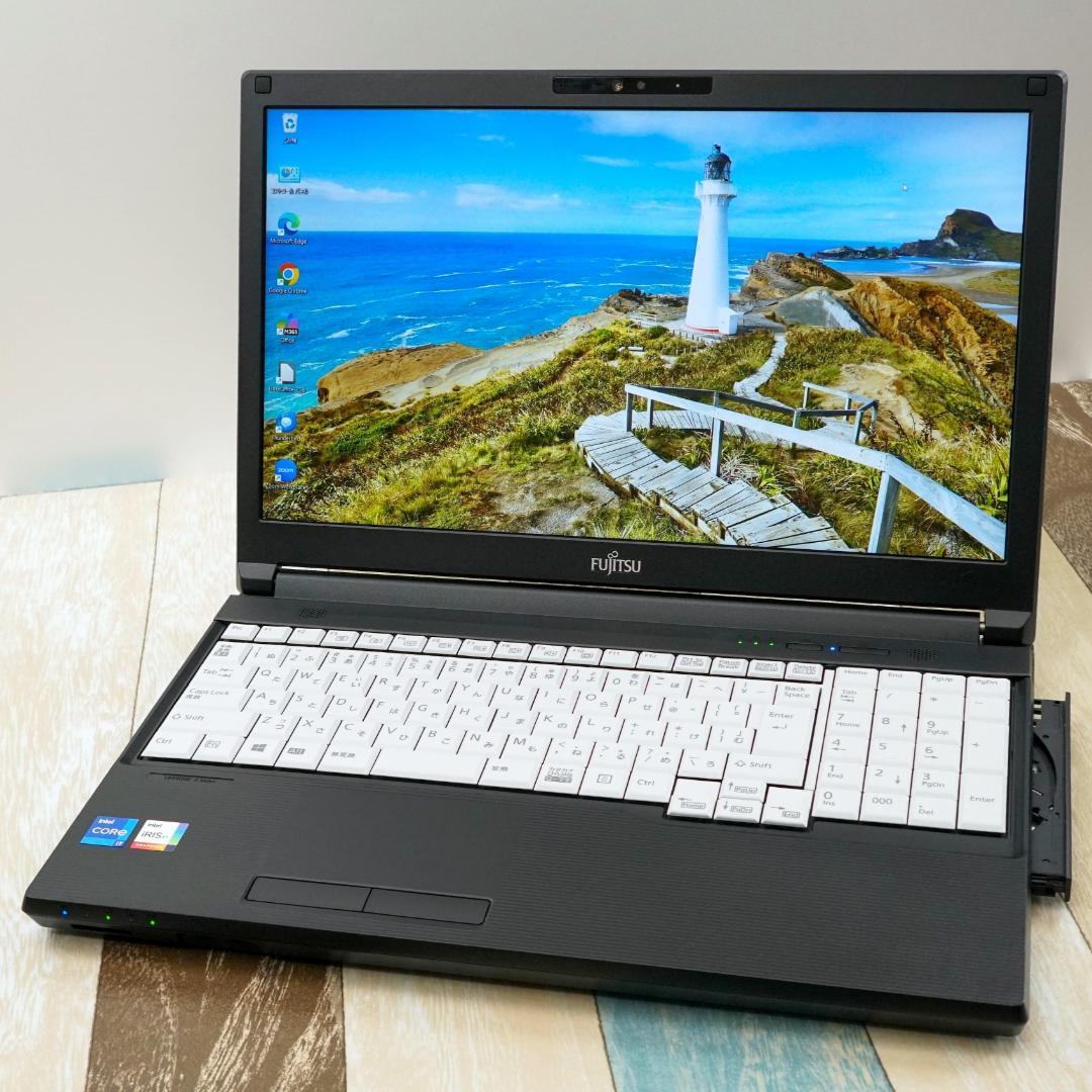 ３２ＧＢにメモリ増設済✨超高速大容量新品ＳＳＤ１ＴＢ搭載✨第１１世代ｉ７✨極美品