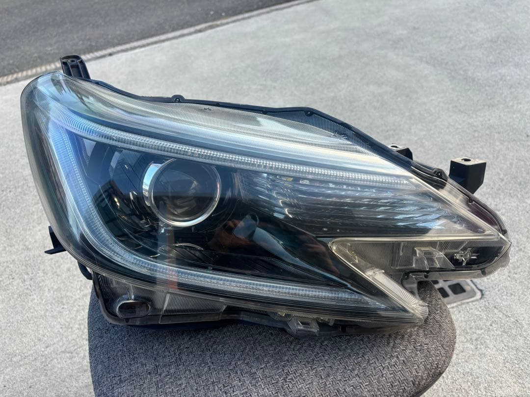 マークX G's GRX133 ヘッドライトユニット　右側