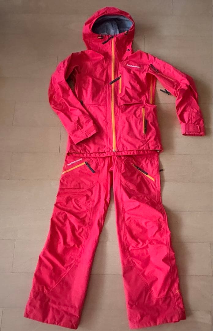 さ**様 ピークパフォーマンス スキーウェア レディースS 上下セット スノーボ