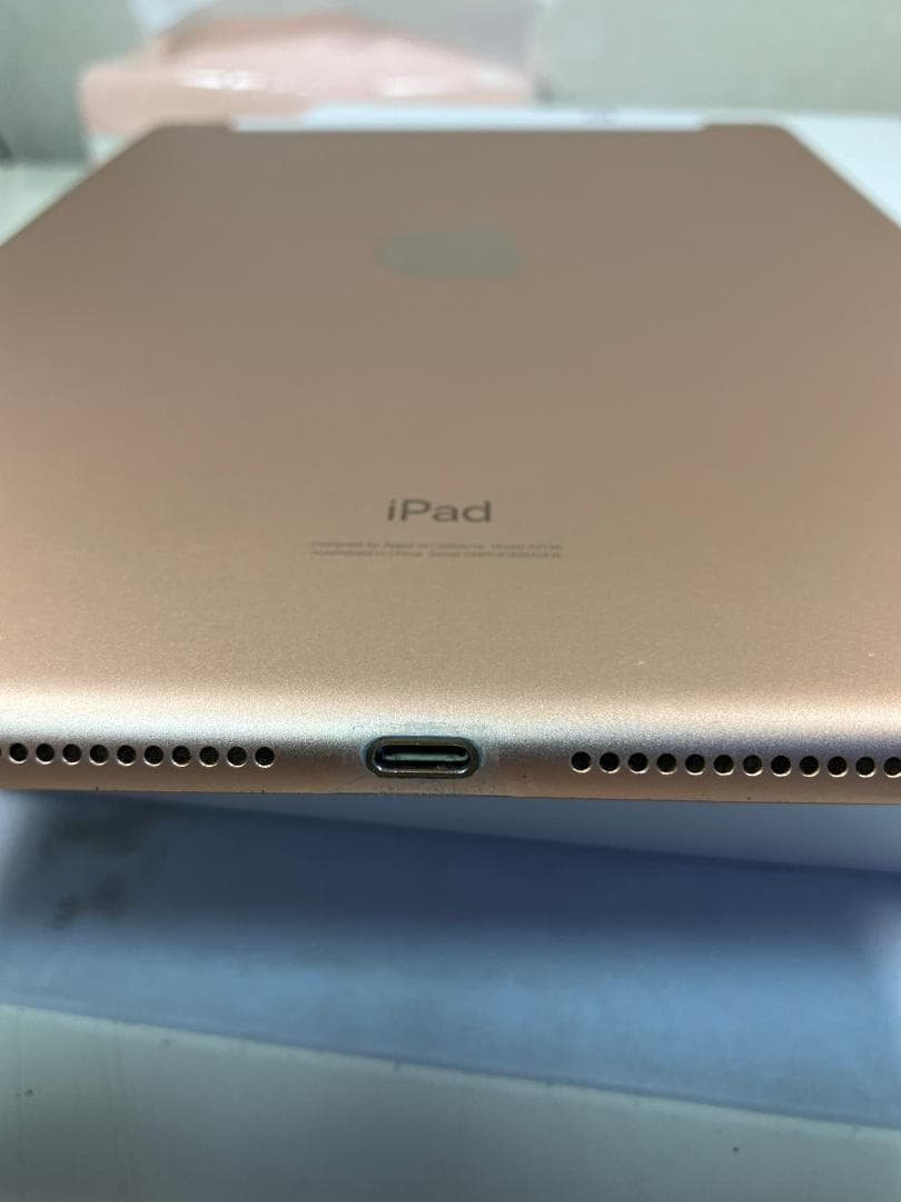 iPad 7世代　32GB ゴールド　セルラー カバーガラス付