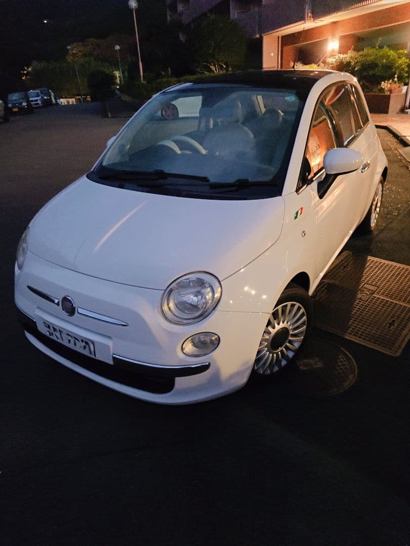 フィアット500 1.2 8v ラウンジ ガラスルーフ車検9年10月付最終値引