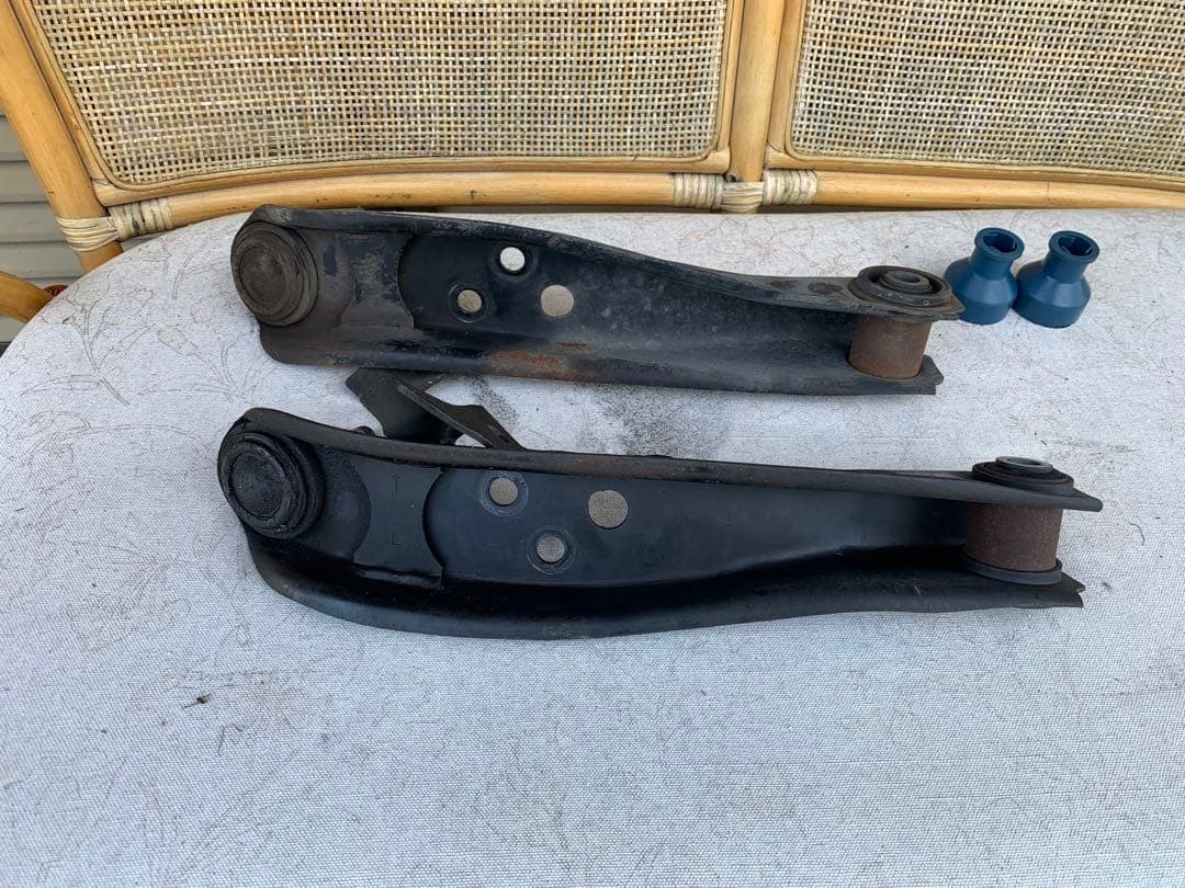 Y33 セドリック ロアアーム S13 S14 S15 R32 R33 R34等