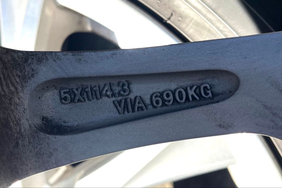 30系アルファード等　中古スタッドレスタイヤ　225/60R17 カローラクロス