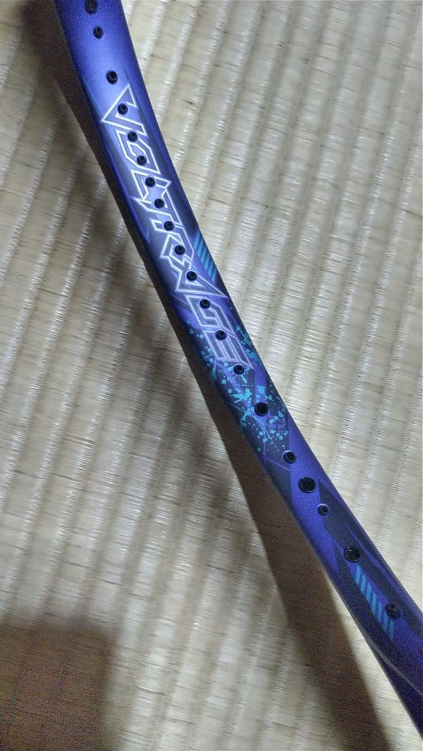 YONEX ボルトレイジ　7V　アメジスト