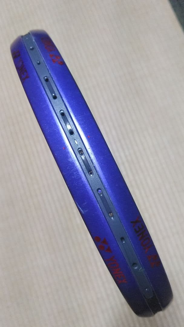 YONEX ボルトレイジ　7V　アメジスト