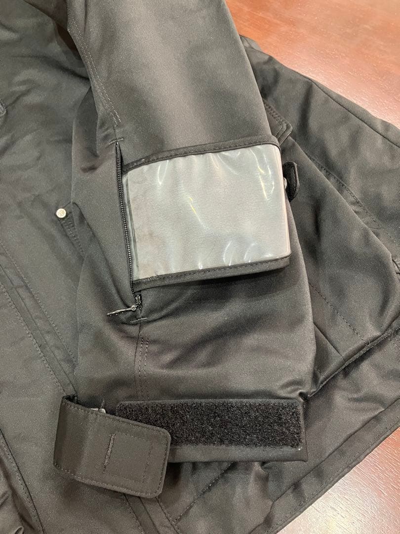 【11号】デサント　スキーウェア　黒　ブラック　柄　レディース