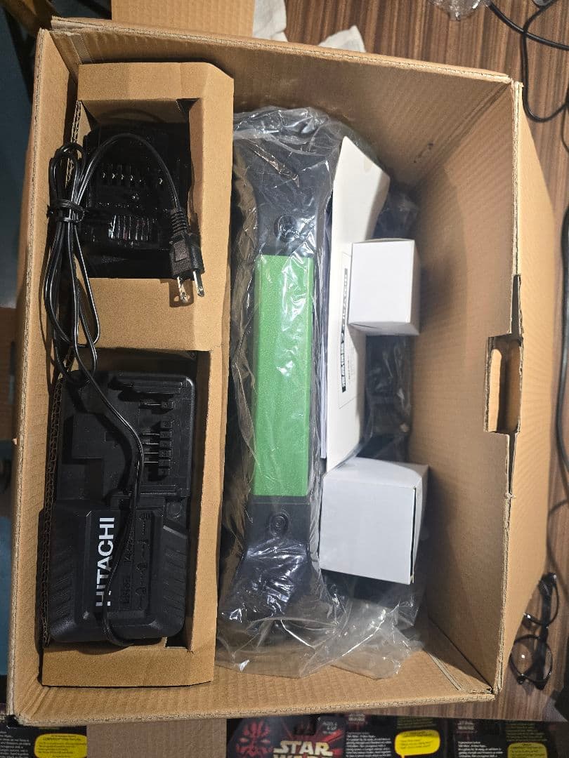 Hitachi Koki ポータブルテレビ UR 18DSML (LSG)