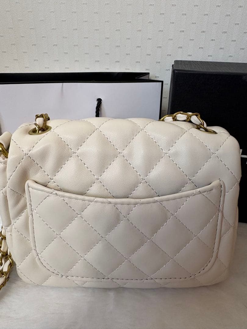 CHANELノベルティ ホワイトショルダーバッグ