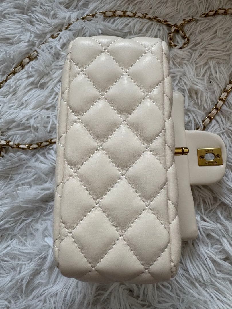CHANELノベルティ ホワイトショルダーバッグ