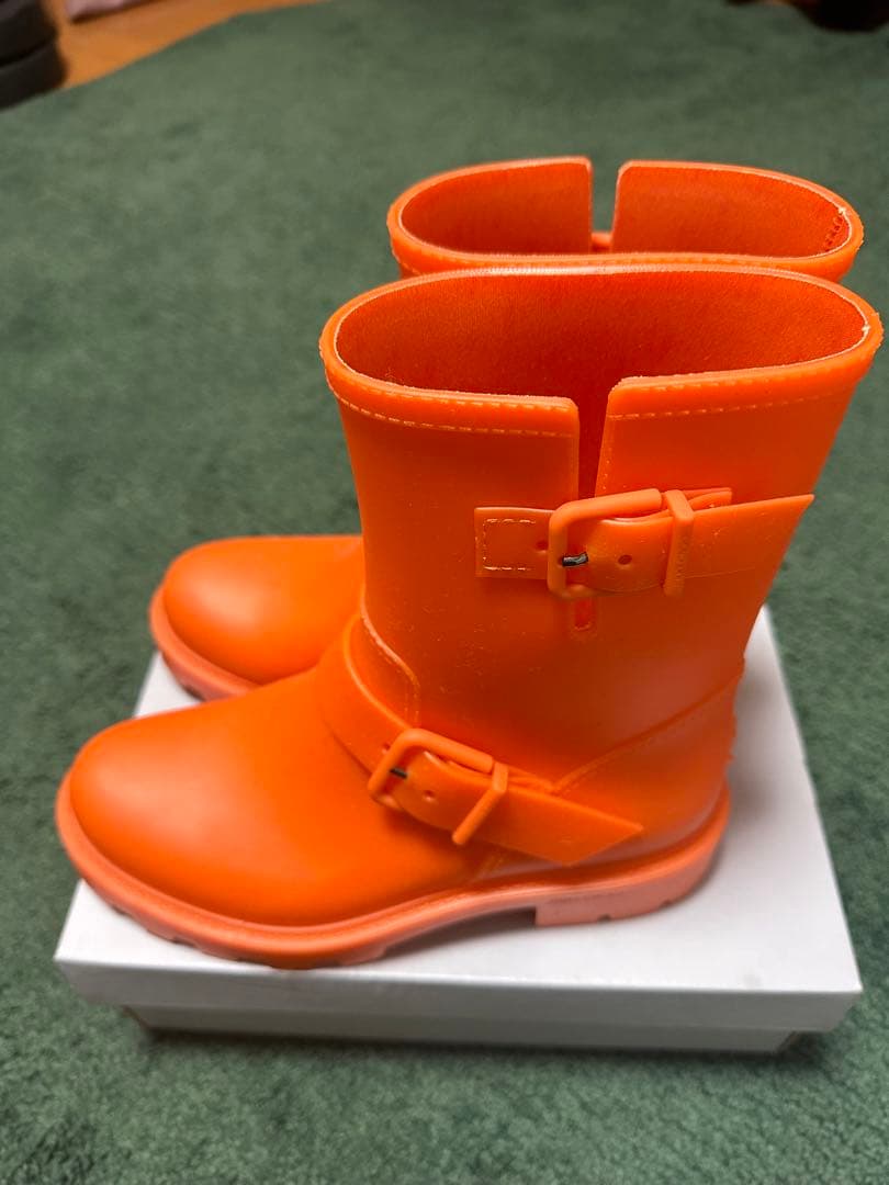 靴 JIMMY CHOO YAEL FLAT RUBBER BOOTS