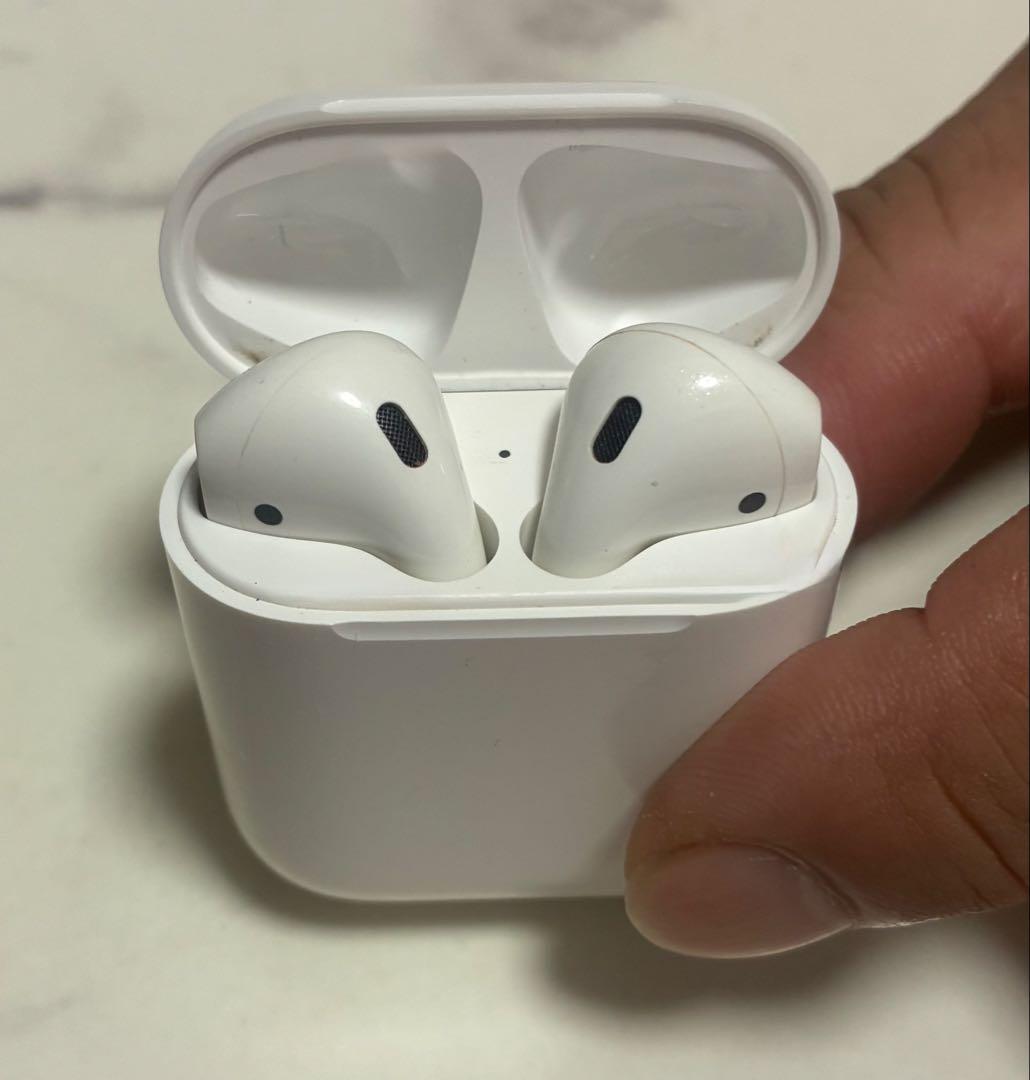 AirPods本体 ホワイト ワイヤレスイヤホン