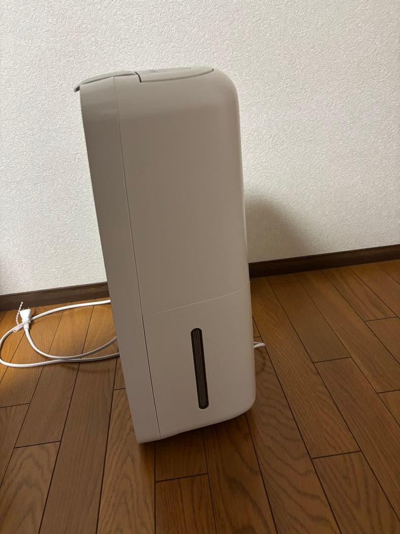 ⭐︎SHARP 衣類乾燥除湿機 CV-N71-W ホワイト 取扱説明書付き⭐︎