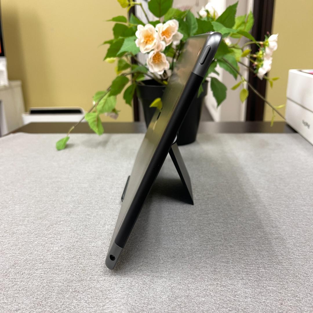 新品同様 iPad 第９世代 グレーWi-Fi + Cellularモデル