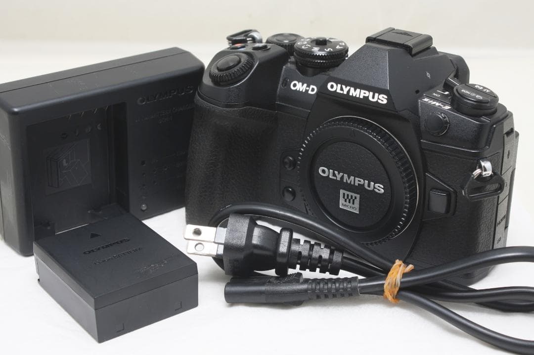 オリンパス OM-D E-M1 MARK II ボディ シャッター数888回