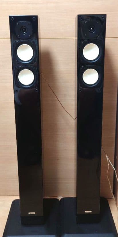 ONKYO. D-108E スタンド型スピーカー 黒ケーブル付き