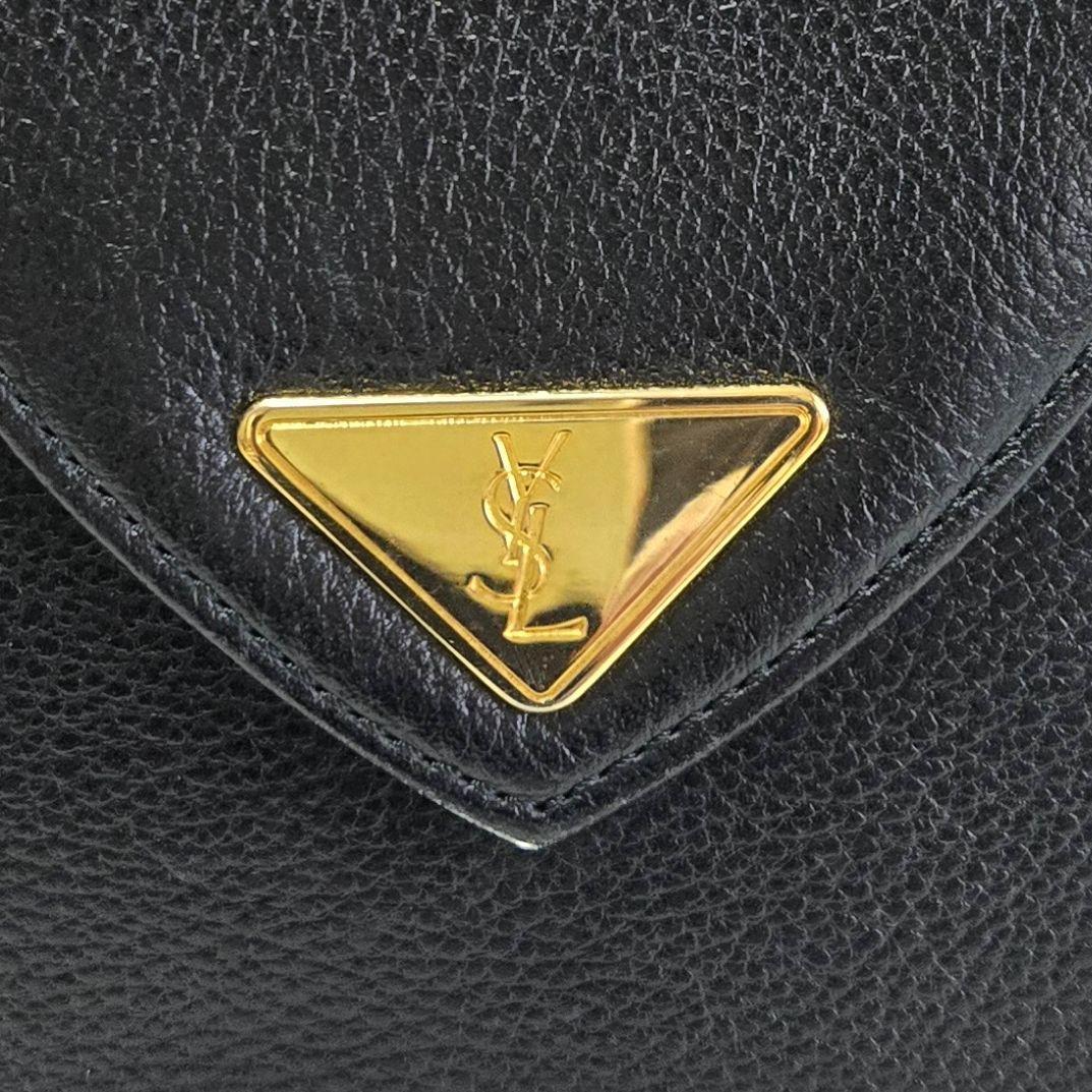 ✨美品✨イヴサンローラン YSL クラッチバッグ レザー 金具 三角プレート