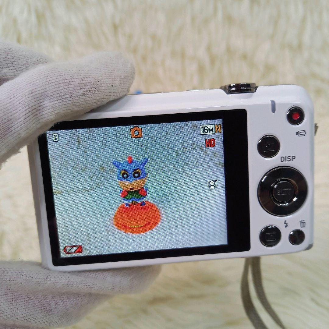 【美品・動作品】CASIO EXILIM EX-Z900 ホワイト 白 デジカメ