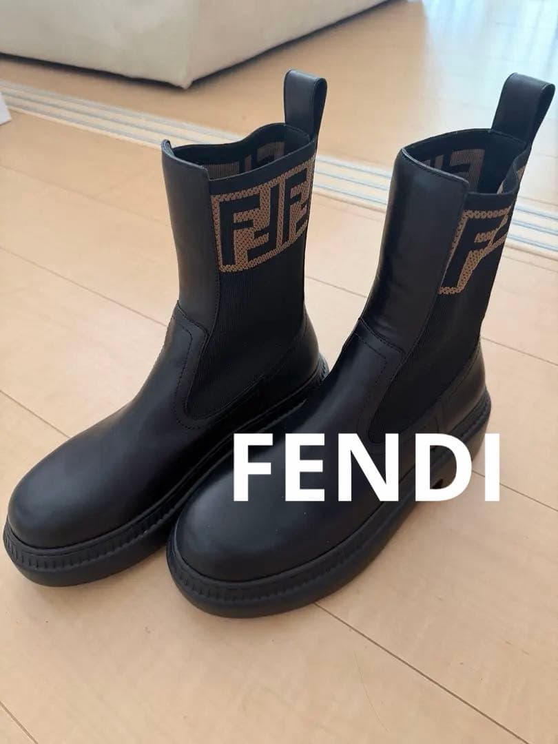 【Fendi】ブラック厚底チェルシーブーツ 23.5cm