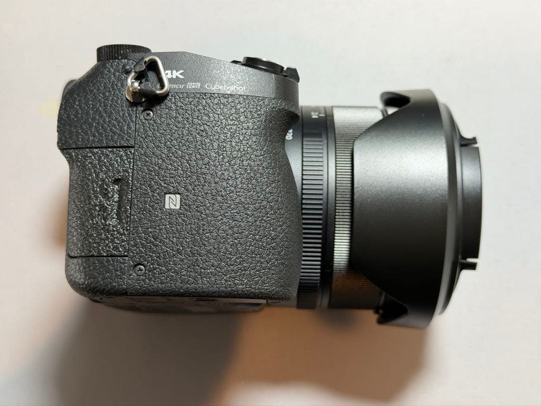ソニーデジタルスチルカメラ　DSC-RX10M4