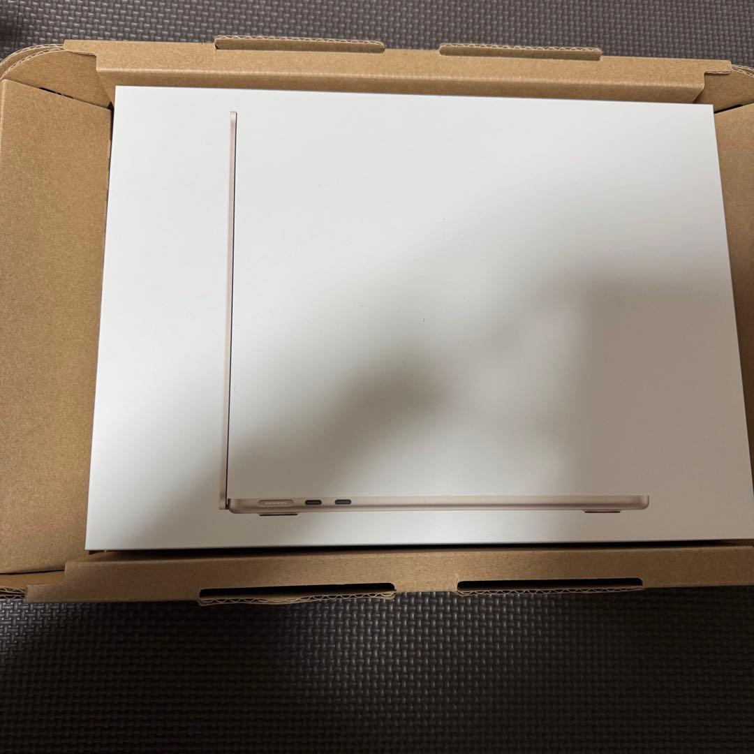 【美品】Apple M2チップ搭載13インチMacBook Air スターライト