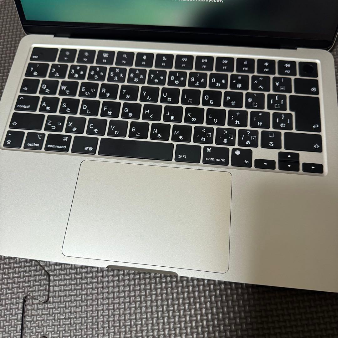 【美品】Apple M2チップ搭載13インチMacBook Air スターライト