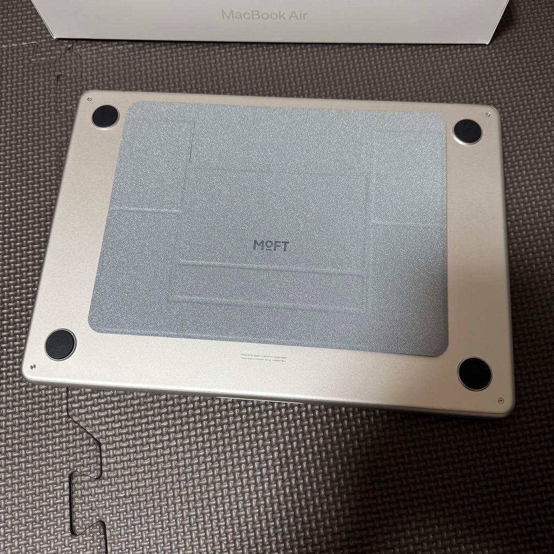 【美品】Apple M2チップ搭載13インチMacBook Air スターライト
