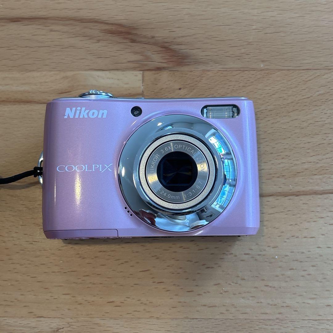 Nikonニコン　クールピクス　 L21 ピンク　乾電池式　カメラ女子