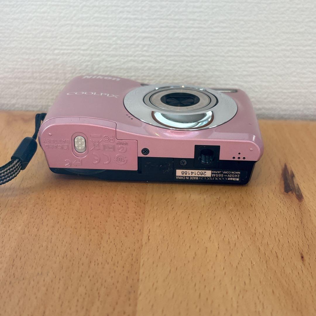 Nikonニコン　クールピクス　 L21 ピンク　乾電池式　カメラ女子