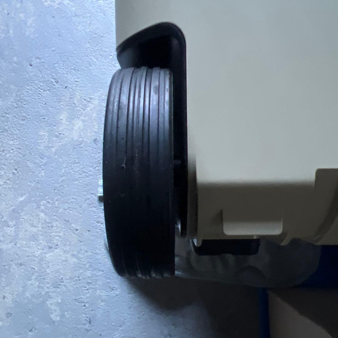 HiKOKI コードレス冷温庫　１８Ｖバッテリー２個付き