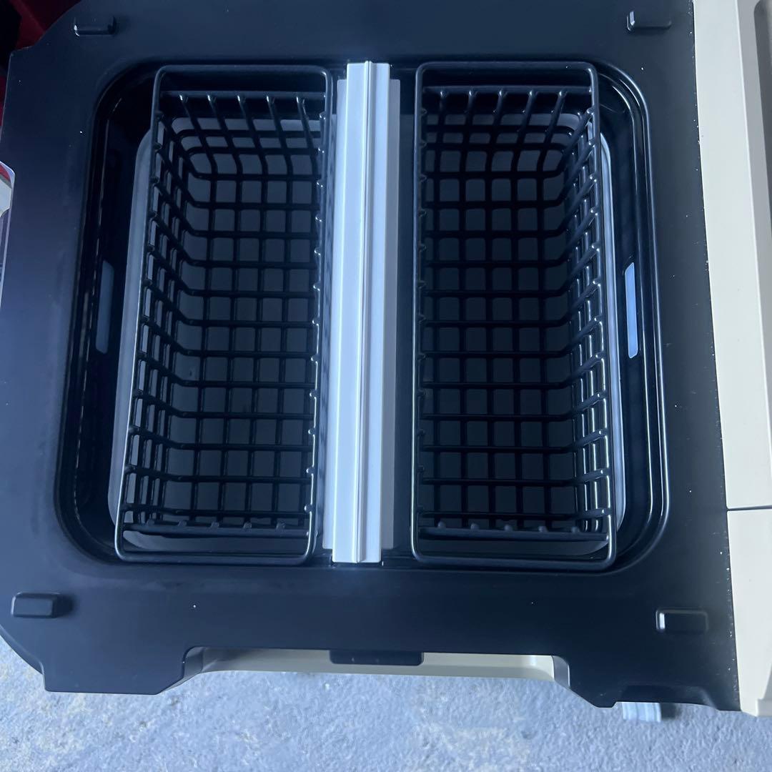 HiKOKI コードレス冷温庫　１８Ｖバッテリー２個付き