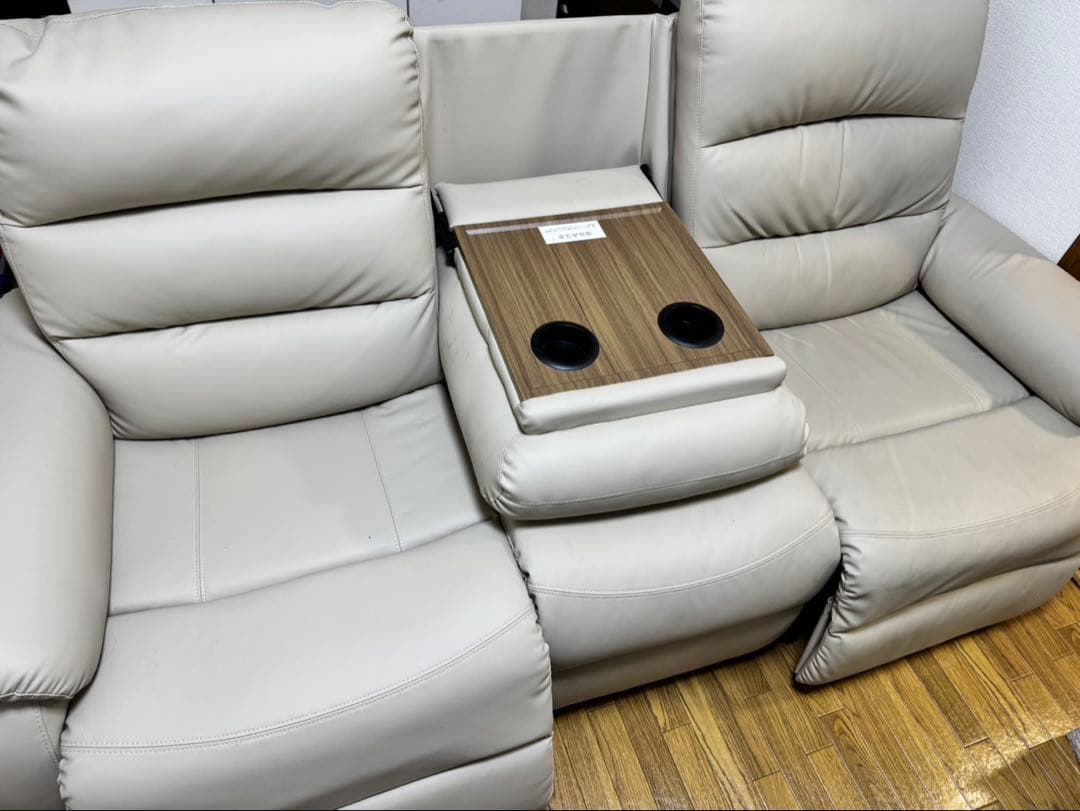 ニトリ　三人掛けソファー　電動リクライニング