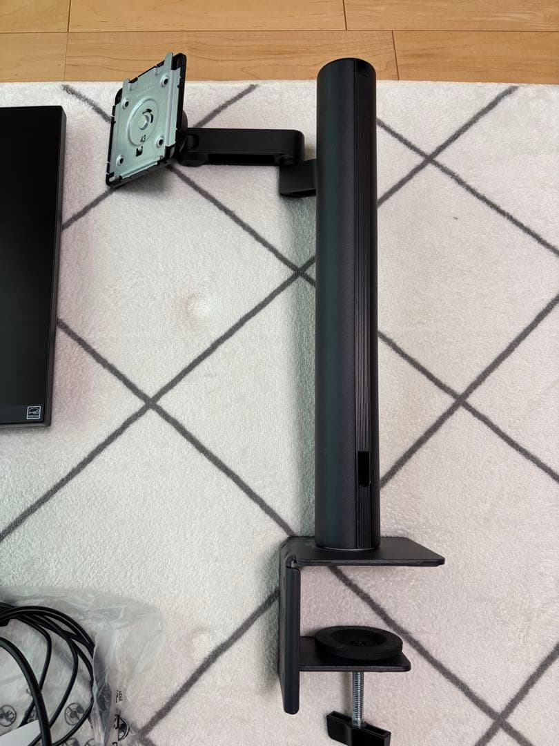 LG 4K 27UN880-B エルゴノミクス アーム スタンド 27インチ