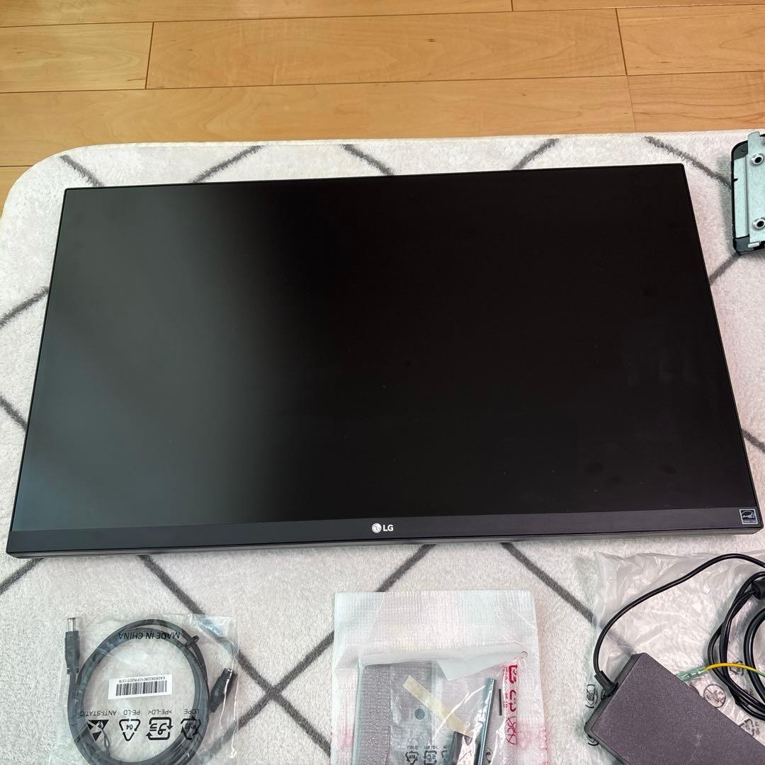 LG 4K 27UN880-B エルゴノミクス アーム スタンド 27インチ