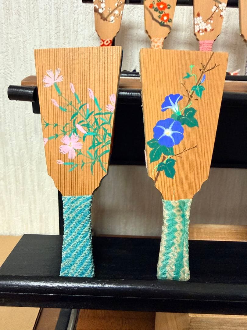 ちりめん細工 羽子板 12か月セット 季節の花 十二ヶ月 縁起物 飾り台、羽付き